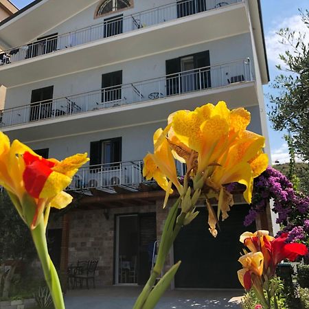 Appartamento A casa di Alice Orikum Esterno foto