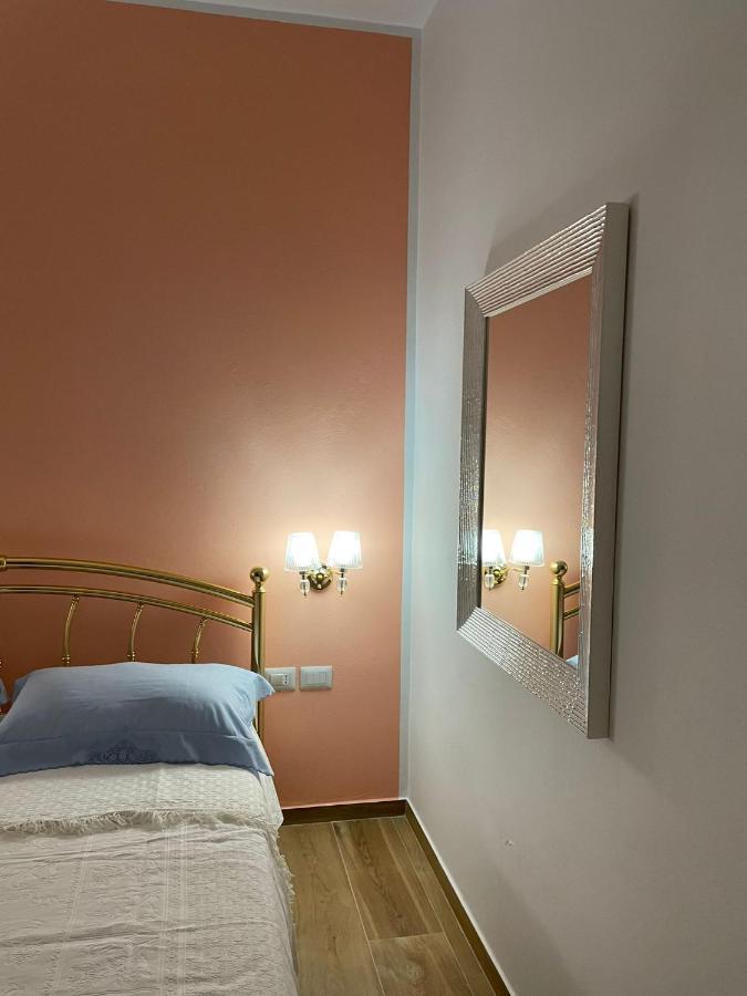 Appartamento A casa di Alice Orikum Esterno foto