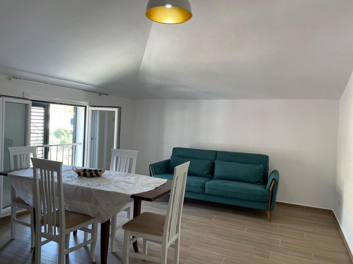 Appartamento A casa di Alice Orikum Esterno foto