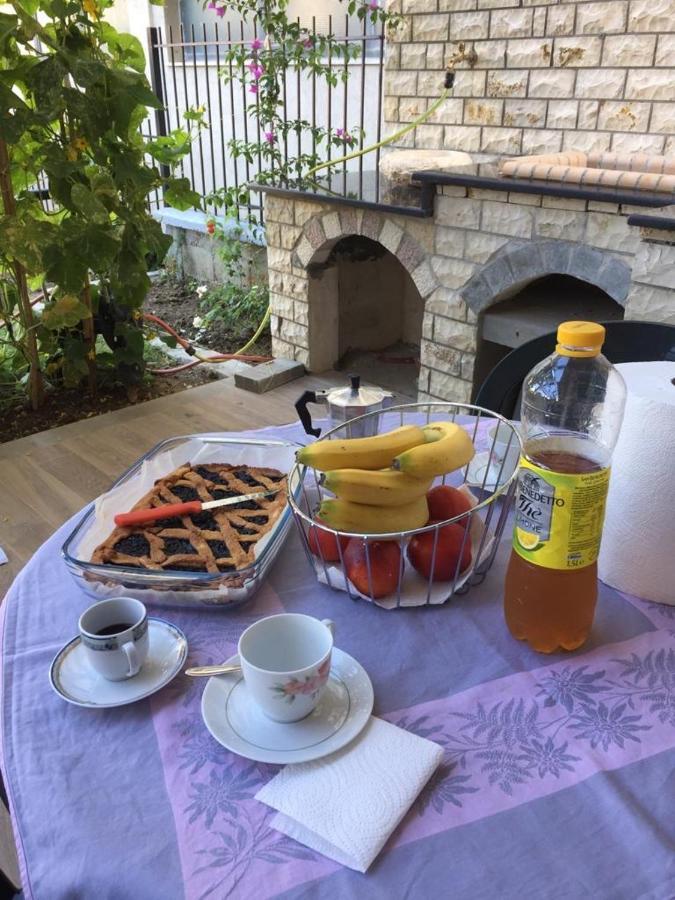 Appartamento A casa di Alice Orikum Esterno foto