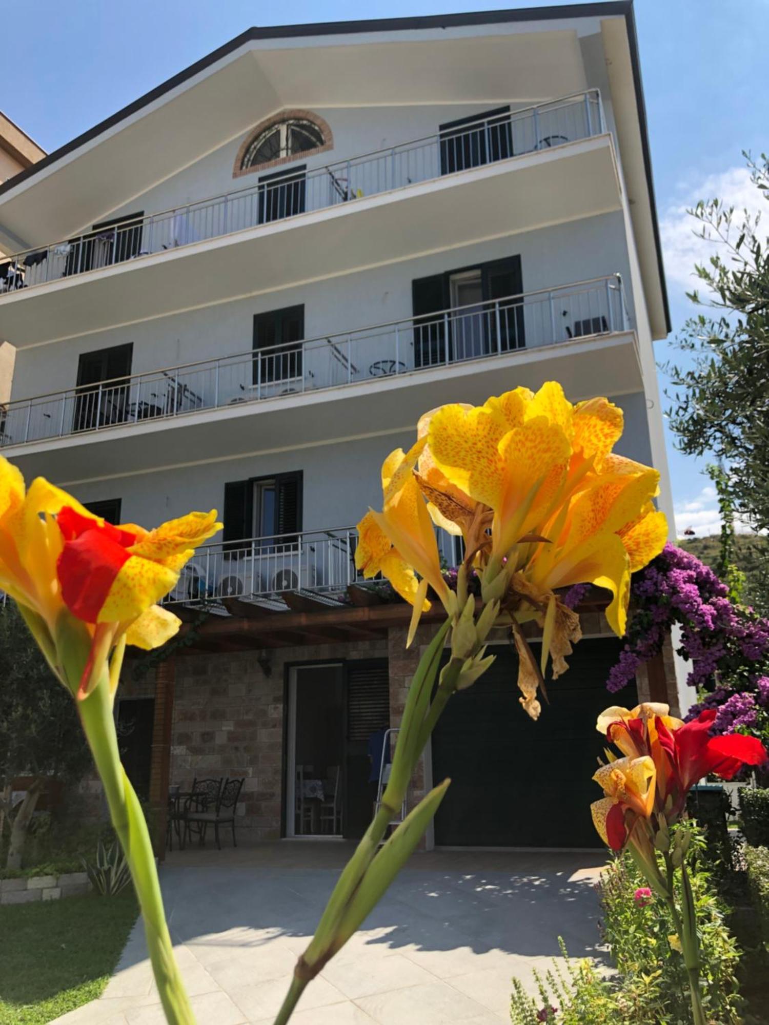 Appartamento A casa di Alice Orikum Esterno foto