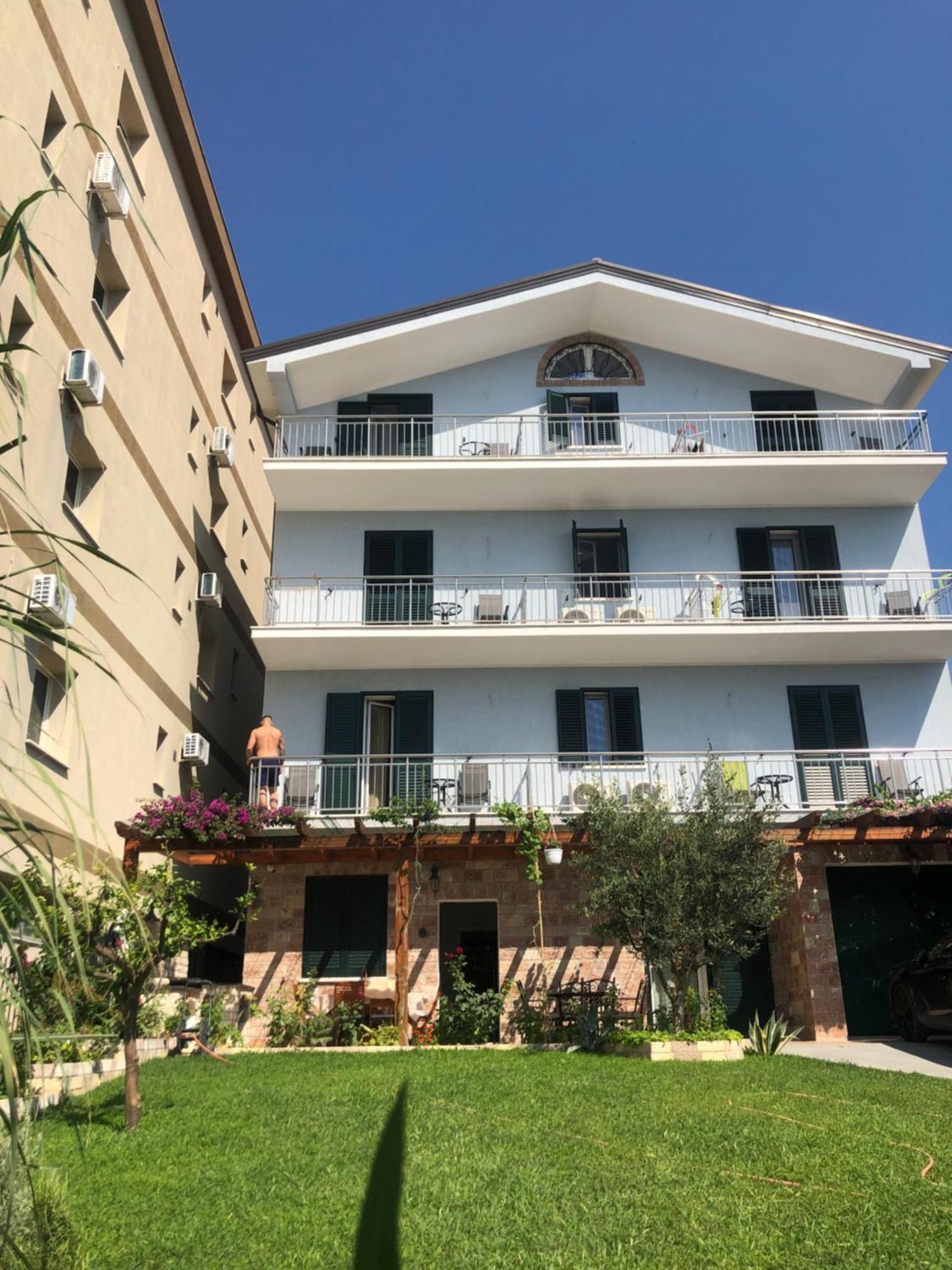 Appartamento A casa di Alice Orikum Esterno foto